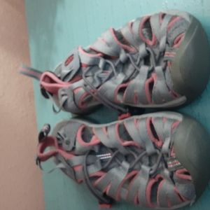 KEEN SANDALS SZ 7 WOS